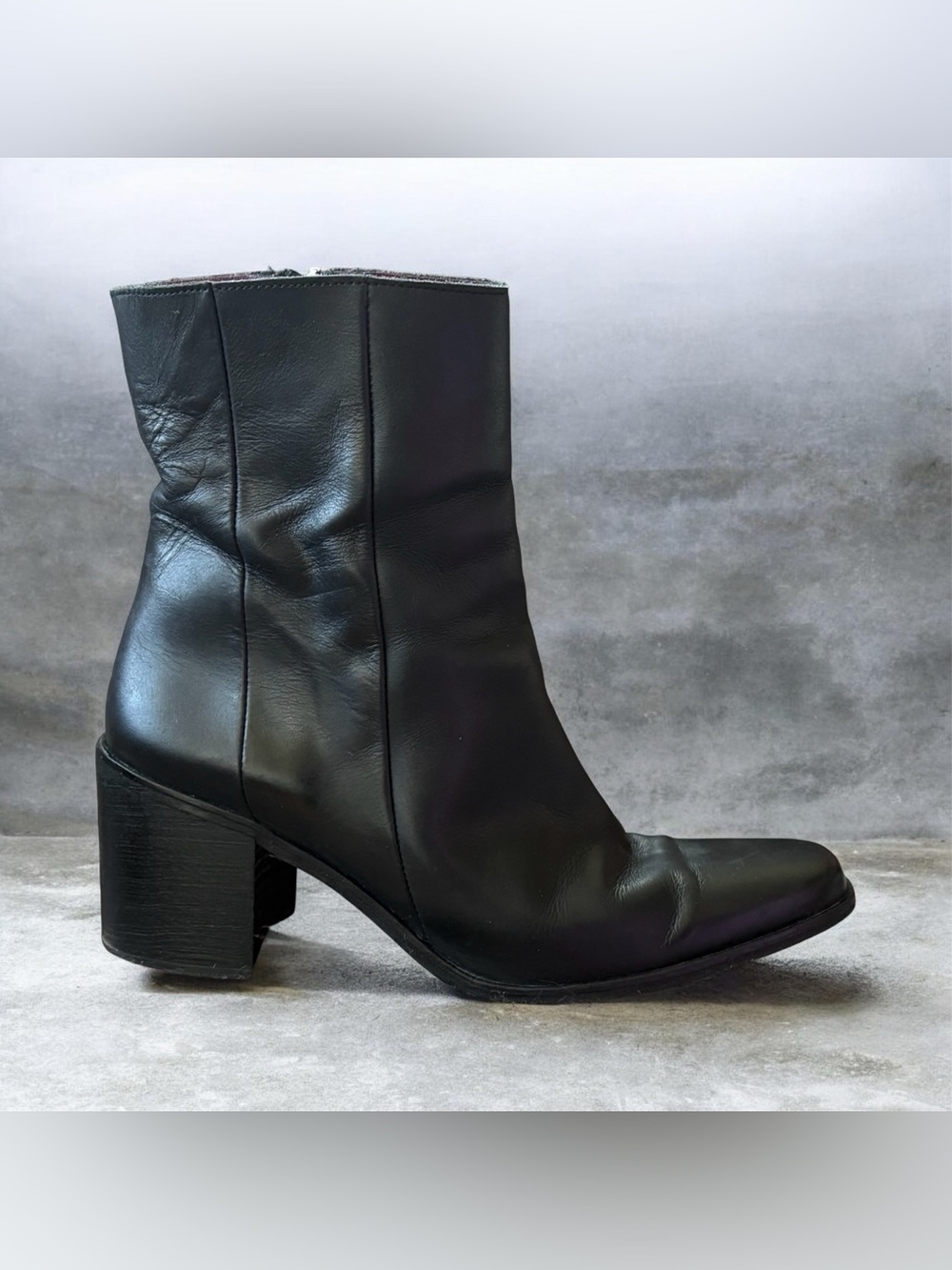 👢AGENDA Classic Black Leather Block Heel Zip Ankle Boots, Sz 41/10